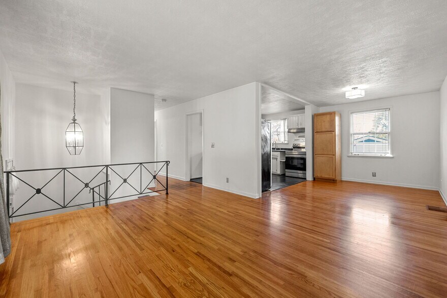 Building Photo - 4807 Jeffery Dr