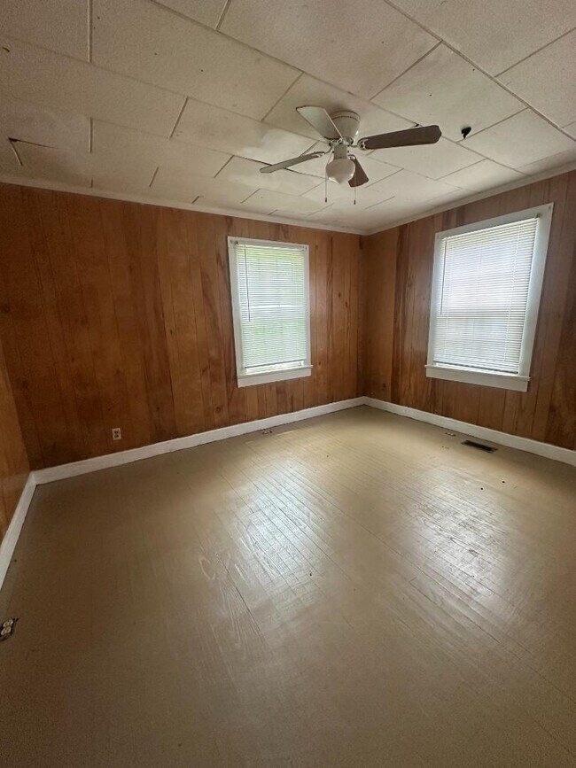 Building Photo - 4370 Mikado Ave