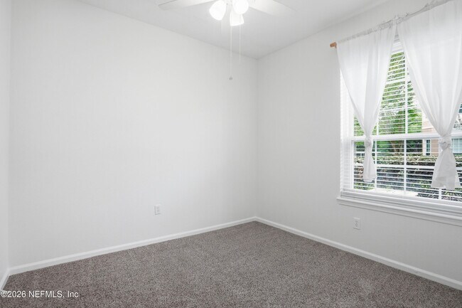Building Photo - 7990 Baymeadows Cir E