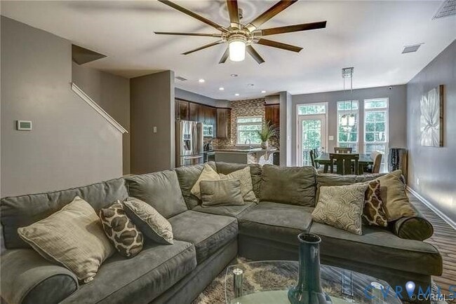 Building Photo - 441 Creekwillow Dr