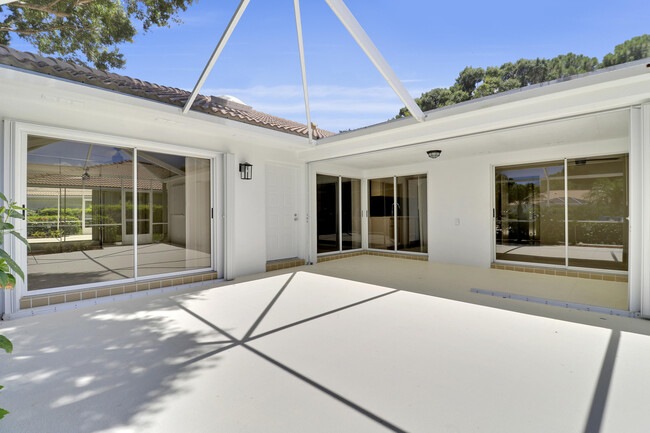 Building Photo - 11301 Myrtle Oak Ct