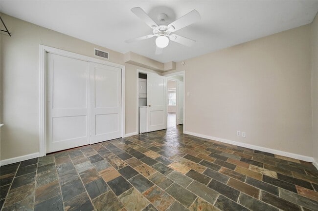 Building Photo - 4505 Larch Ln