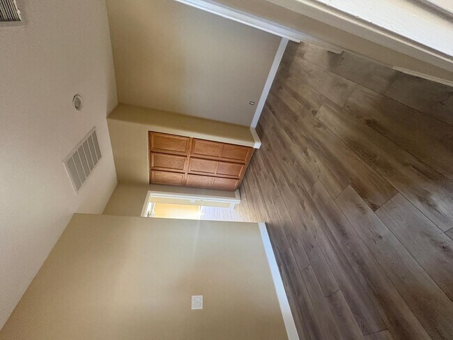 Building Photo - 2245 E Detroit St