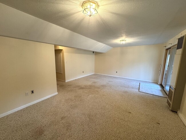 Building Photo - 49 Brickett Hill Cir