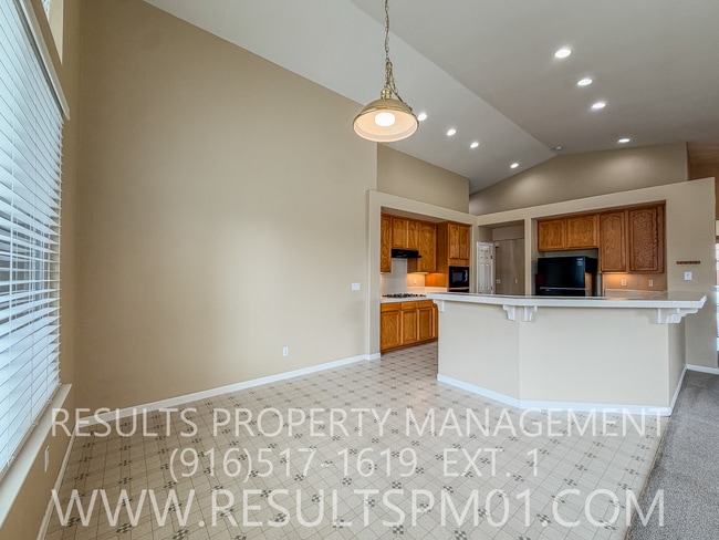 Building Photo - Single Story in West Roseville