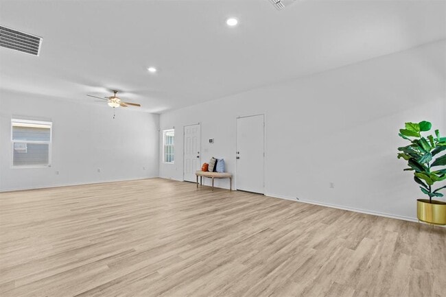 Building Photo - 7711 Poppy Petal Dr