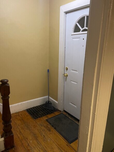 Building Photo - 6 Saint Gregory St