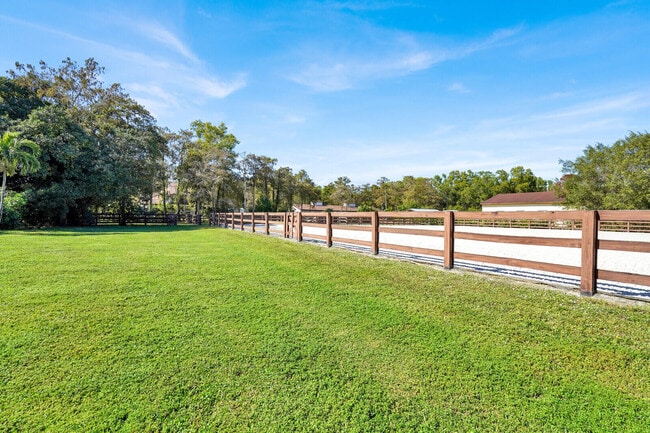 Building Photo - 11231 Ira Ln