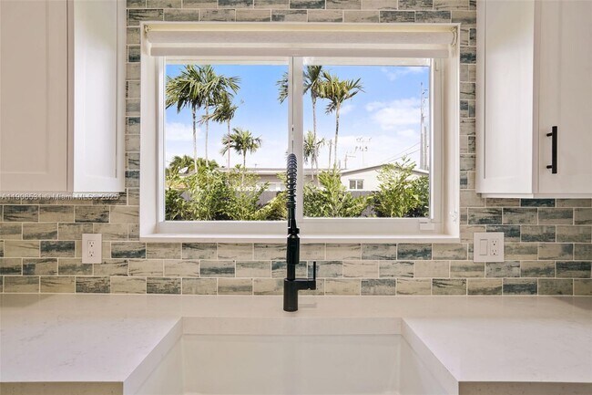 Building Photo - 6701 SW 49th Terrace