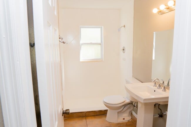 Building Photo - 1483 Elderton Dr