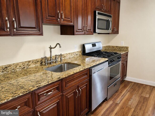 Building Photo - 5530 Kendrick Ln