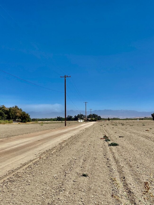 Building Photo - Magnificent Views – 2 Bed, 1 Bath Gem – A ...