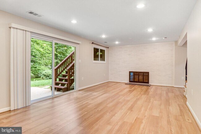 Building Photo - 5019 Fleming Dr