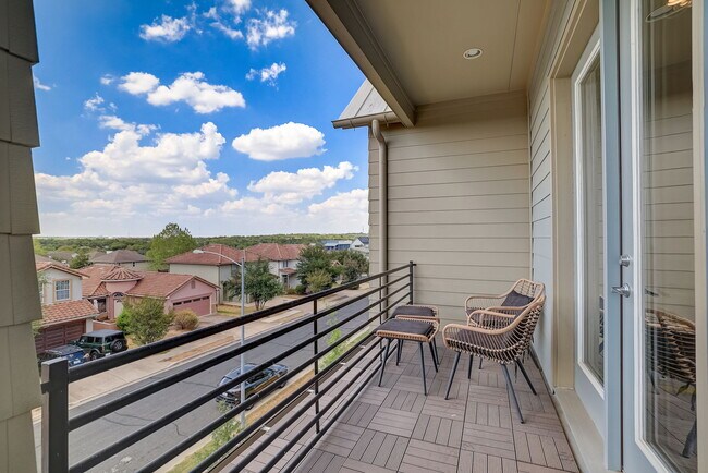 Building Photo - 6205 Seville Dr