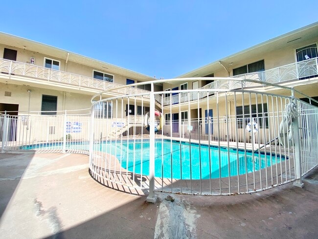 Building Photo - 515 S St Andrews Pl Los Angeles, CA 90020