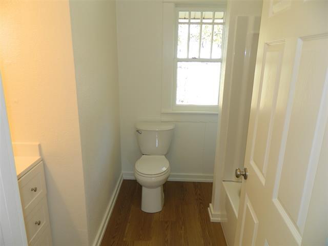 Building Photo - 110 W Mulberry St