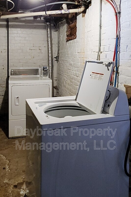 Building Photo - 1121 2nd Ave S