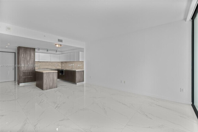 Building Photo - 3131 NE 7th Ave