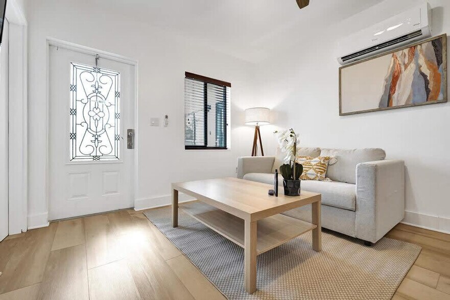 Building Photo - 333 Walnut St