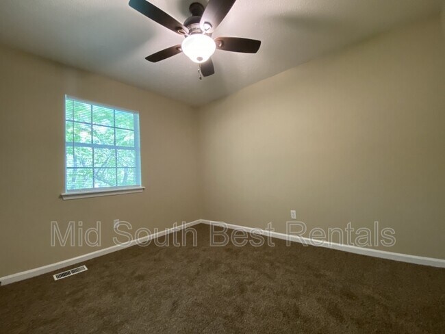 Building Photo - 2014 Scotty Ct