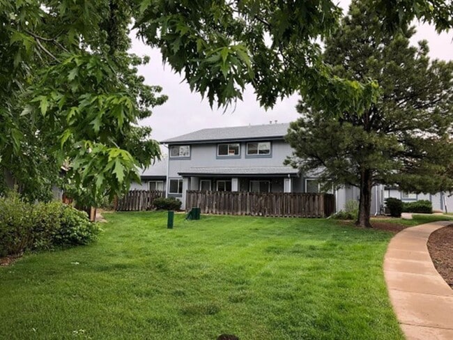 Building Photo - (2026 PRE-LEASING) Nicely maintained 2bd 1ba townhome in ideal location!  (Swimming POOL)