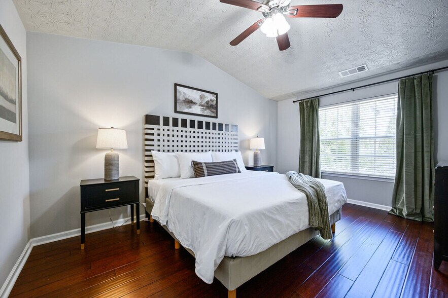 Building Photo - 1431 Bay Overlook Dr