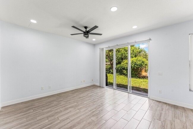 Building Photo - 5477 Queenship Ct