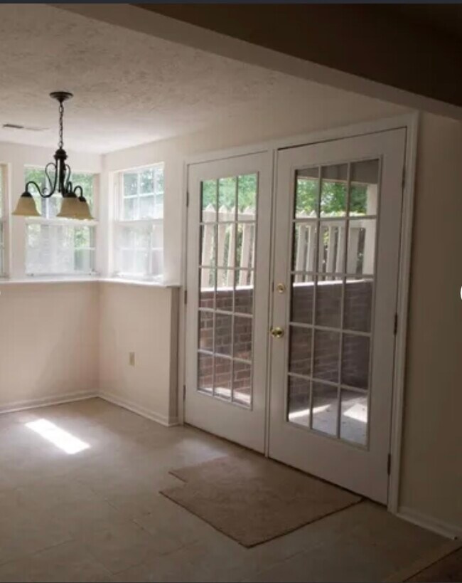 Building Photo - 3206 Matilda Cv