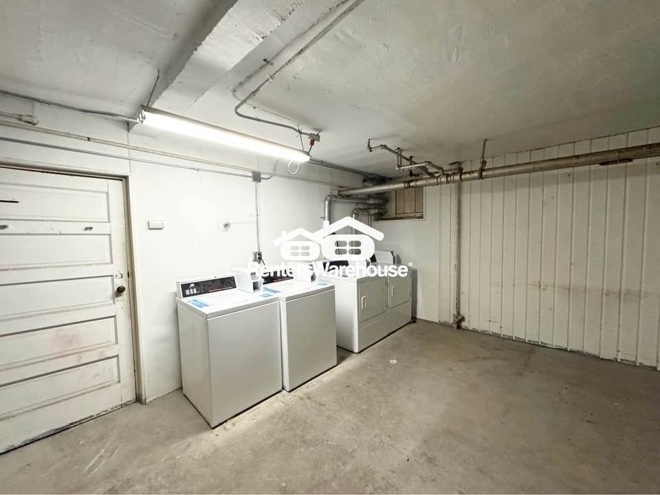 Building Photo - 3612 Ingersoll Ave