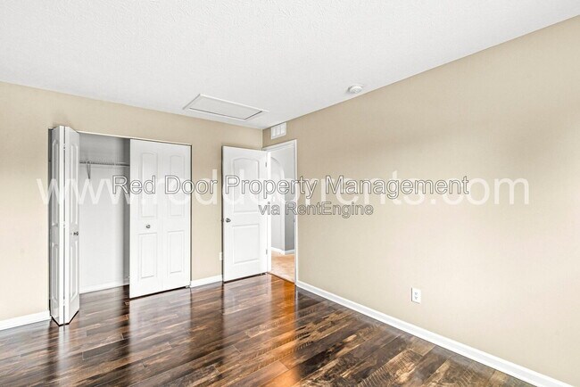 Building Photo - 6114 Pebblebrooke Rd