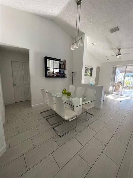 Building Photo - 755 Sand Creek Cir