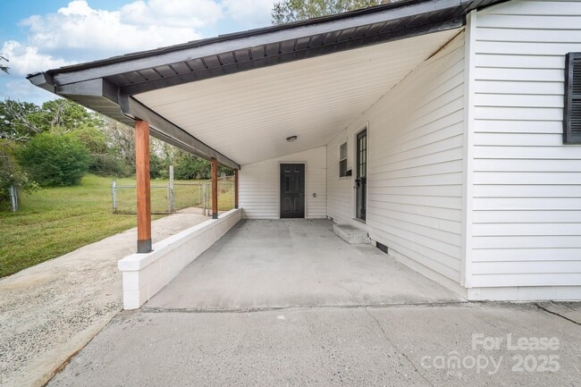 Building Photo - 317 E Louisiana Ave