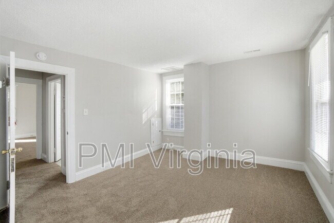 Building Photo - 630 W 36th St