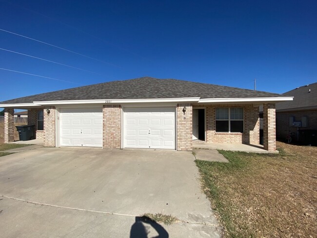 Building Photo - 2801 Seabiscuit Dr