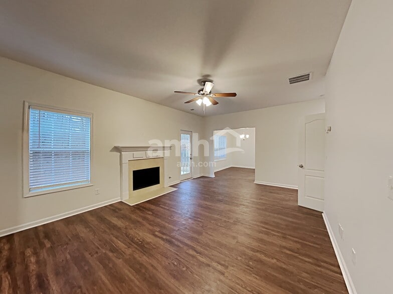 Building Photo - 92 Brookvalley Crossing