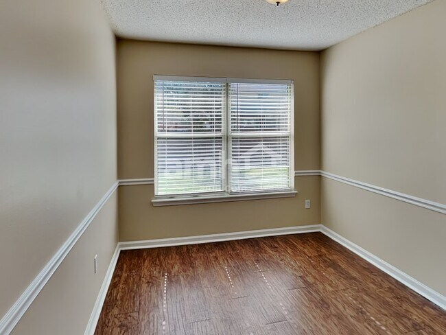 Building Photo - 2508 Westchester Ct