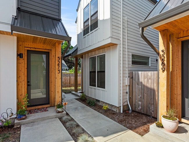 Building Photo - 5271 N Oberlin St