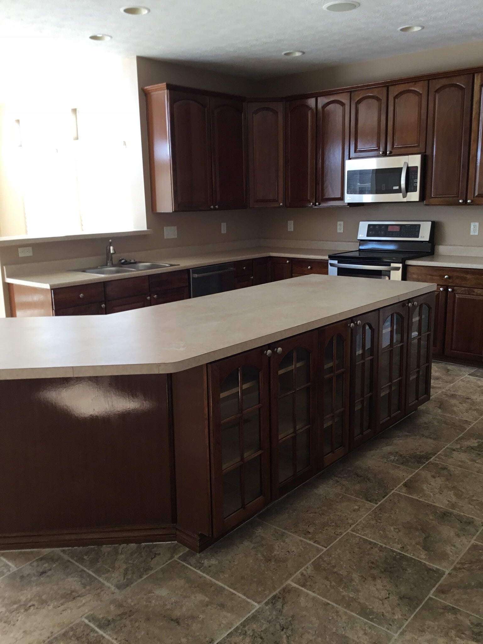 Building Photo - 5573 Woodmansee Way