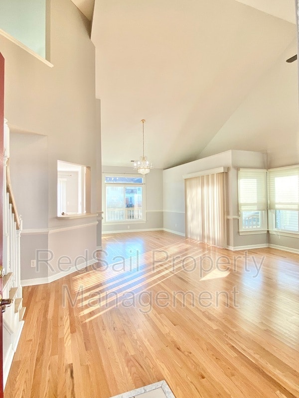 Building Photo - 6 Pine Lake Ct