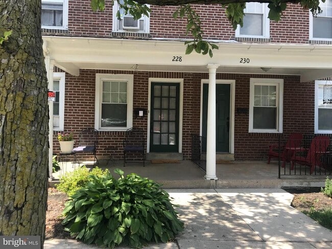 Building Photo - 228 N Orange St