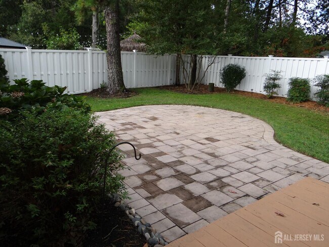 Building Photo - 514 Leawood Ave