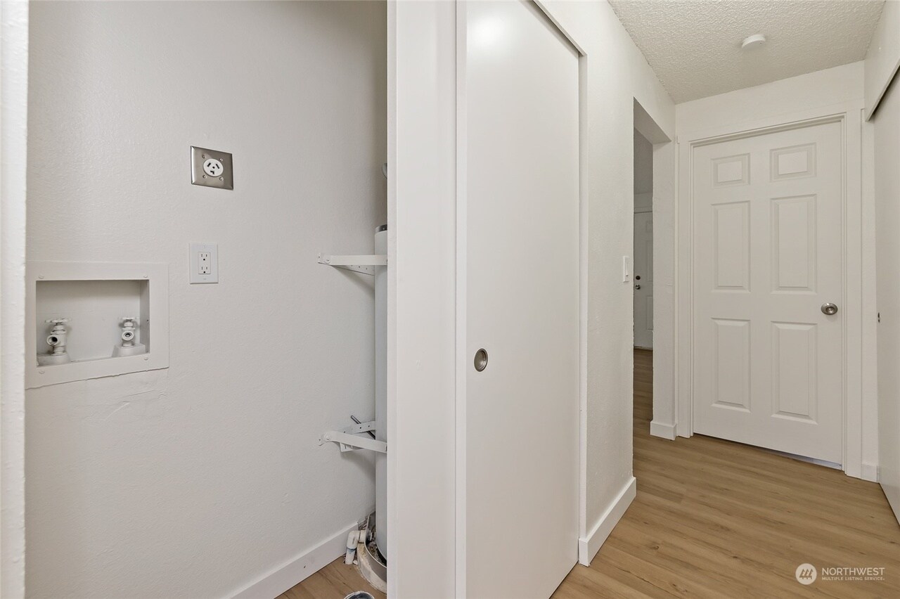 Building Photo - 1521 E 38th St