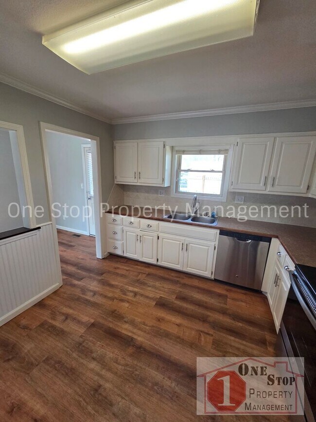 Building Photo - Gorgeous 3 Bedroom, 2.5 Bath in Kearney!