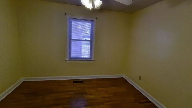 Building Photo - 5111 Palmetto Ln