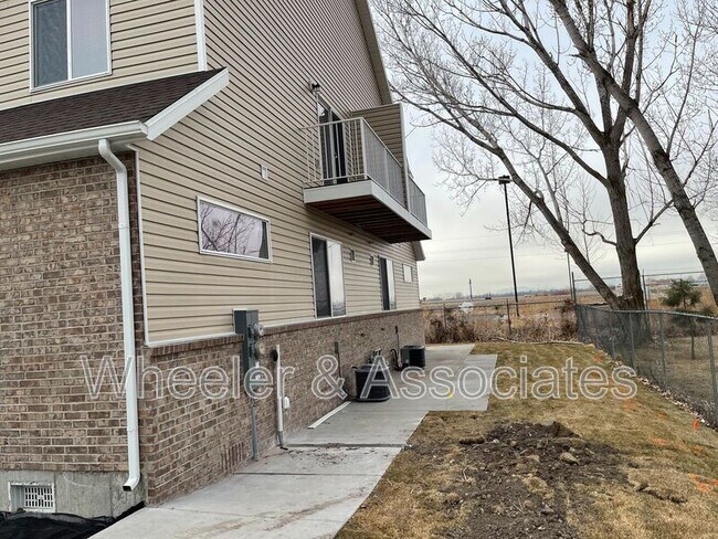 Building Photo - 1045 S 1200 W