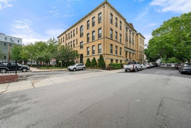 Building Photo - 350 W Fourth St