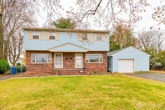 Building Photo - 347 Lincoln Blvd