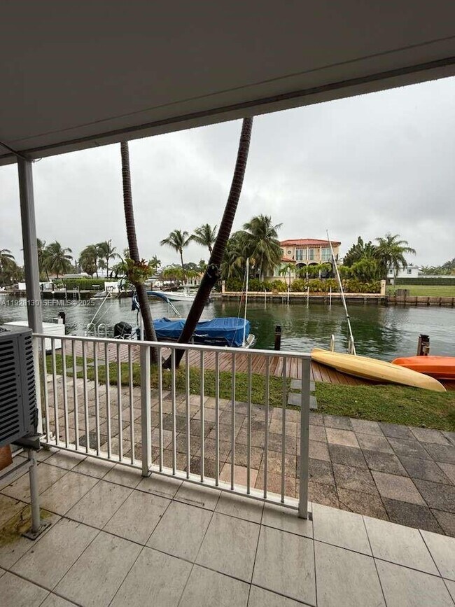 Building Photo - 2225 NE 123rd St