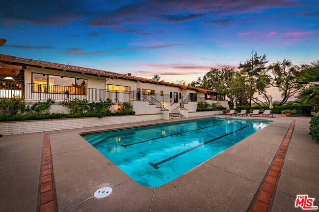 Building Photo - 2975 Calle Bonita