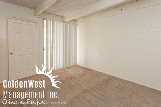 Building Photo - 910 E Marlette Ave